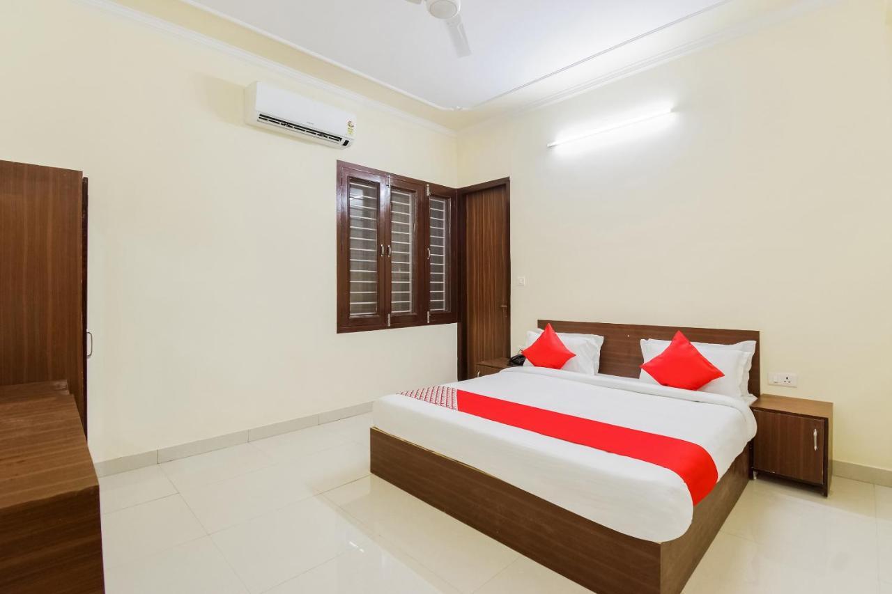 Oyo 26219 The Prince Park Chennai Exterior foto