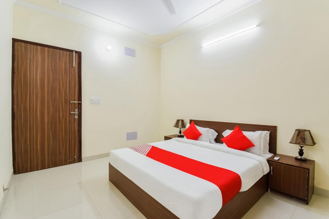 Oyo 26219 The Prince Park Chennai Exterior foto